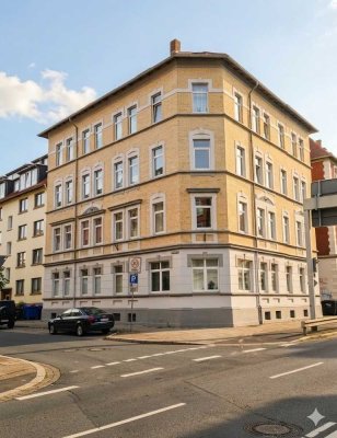 Charmante 3-Zimmer-Altbauwohnung mit EBK und zentralem Grundriss (WG geeignet)
