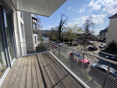 Hochwertige 3,5 Zi-Wohnung mit Rheinblick, Balkon, 2 Bäder, Aufzug