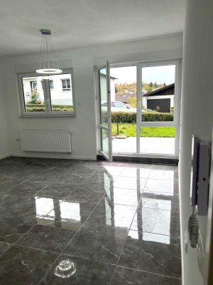 Modernisierte Terrassenwohnung in Vaihingen-Aurich mit Terrasse und Stellplatz!