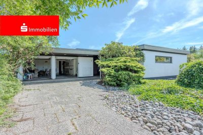 Großzügiger Bungalow mit Doppelgarage im Grünen