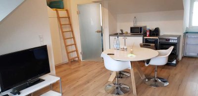 Attraktive Dachgeschosswohnung teilmöbliert ab 01.12.2025