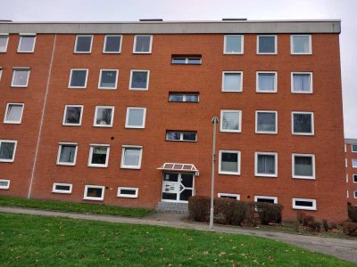 Helle 3-Zimmer Wohnung im 2. OG mit Balkon/ Loggia