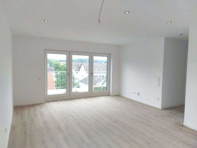 LUXUS PENTHOUSE-WOHNUNG in Niederrodenbach– 2-ZW- mit Dachterrasse und Fernblick!