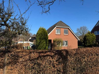 Freistehendes 4-Zimmer Haus in Hamburg-Langenbek mit Kaminofen und neuer Heizung