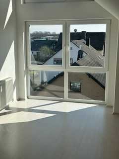 Exklusive, gepflegte 5-Zimmer-Maisonette-Wohnung mit geh. Innenausstattung mit Balkon