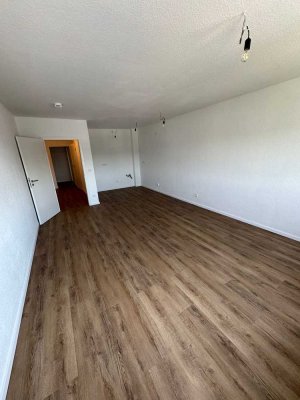 Erstbezug nach Sanierung: 3-Zimmer Wohnung
