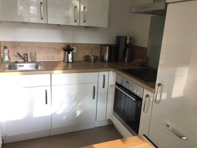 Schickes, hochwertig ausgestattetes Appartement mit EBK und TG-Stellplatz in RHEINNÄHE!