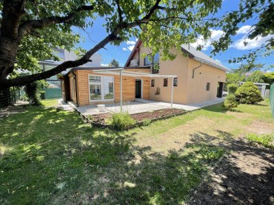 U1 LEOPOLDAU - RUHEOASE IN ZWEIFAMILIENHAUS MIT CA. 100 m2 GARTEN/TERRASSE - IDYLLISCHE GRÜNLAGE - UNBEFRISTET