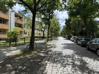 Gepflegte 2 Zimmerwohnung mit Süd-Balkon in Berlin Lichterfelde