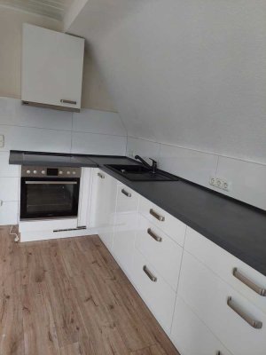 Moderne 3,5 Zimmer Maisonettenwohnung im 2. OG in Oberhausen-Dümpten.