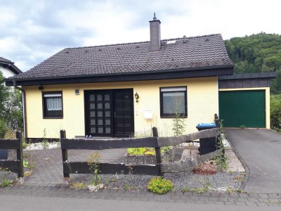 Gepflegtes Einfamilienhaus in sehr ruhiger Lage mit tollem Ausblick