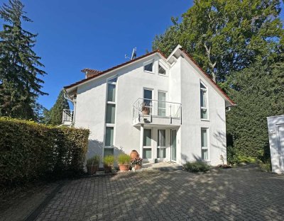 Einfamilienhaus in erstklassiger 1-A-Wohnlage in Stuttgart-Degerloch in Waldrandlage