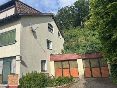 2 bis 3 Familienhaus mit Vollkeller, mit 4 Garagen, Brunnen und Werkstatt - sehr viel Wohnraum- 4 Bäder