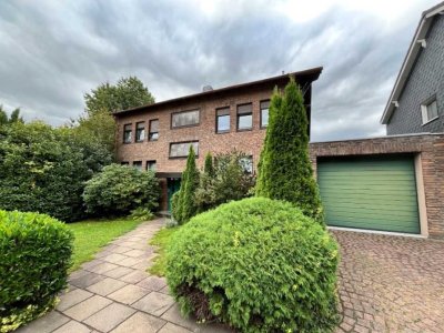 Vielseitiges Raumangebot: Mehrfamilienhaus in Essen-Schönebeck