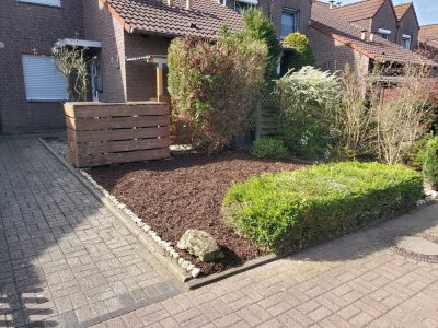 Gepflegtes Haus mit kleinem Garten in ruhiger Lage