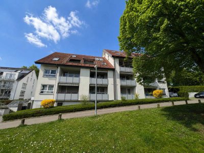 Gestaltungsfreiheit in gepflegter Lage oberhalb des Kurparks - 2-Zimmer-Wohnung mit Balkon