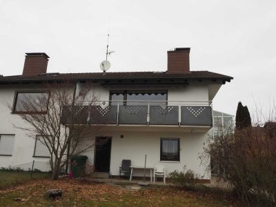 Freundliche 4-Zimmer-Terrassenwohnung in Doppelhaushälfte in Marktredwitz