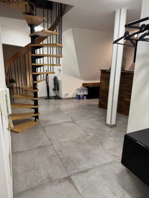 Helle 4-Zimmer Dachgeschosswohnung in Stuttgart-Untertürkheim