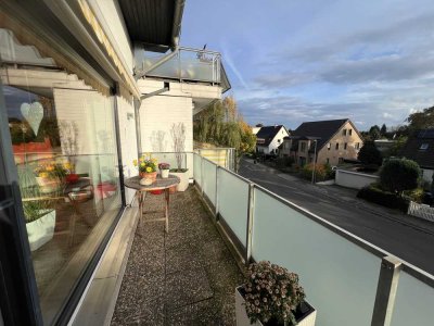 Lichtdurchflutete 3 Zi-ETW mit S-Balkon, EBK, Fußbodenhzg., 2 Bäder & Garage in Unterfeldhaus!