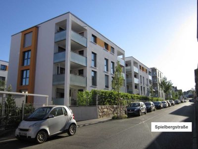 sehr gepflegte, fast neuwertige 3-Zimmer-Wohnung, Loggia, zentral und ruhig gelegen