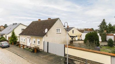 Freistehendes Einfamilienhaus mit Nebengelass und viel Platz