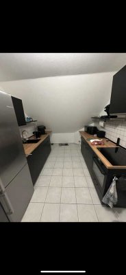 Ansprechende 2,5-Zimmer-DG-Wohnung mit Balkon in Niederbreitbach