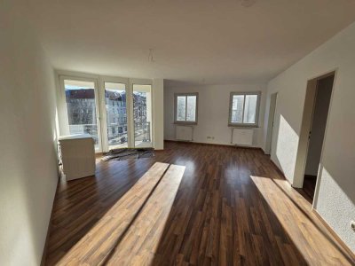 helle freundliche 1,5- Raumwohnung mit EBK, Balkon, Fahrstuhl und TG-Stellplatz