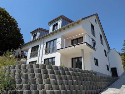 Luxuriöse 4 ZKB Neubauwohnung mit großer Südterrasse und Einbauküche