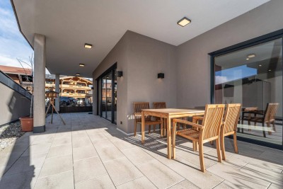 Rollstuhl-optimierte Gewerbeeinheit mit Kaiserblick (06566)