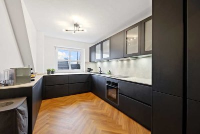 Einziehen & wohlfühlen: Helle Maisonette mit EBK, Aufzug, Balkon & Stellplatz