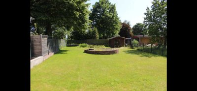 3 Zimmer Wohnung mit eigenem Eingang, Carport und eigenem Garten mit Gartenhaus!