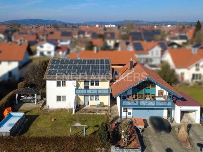 Teilrenoviertes Zweifamilienhaus in ruhiger Wohnlage und großem Gartengrundstück