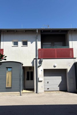 Reihenhaus mit Garten, Balkon, Garage &amp; PKW Abstellplatz