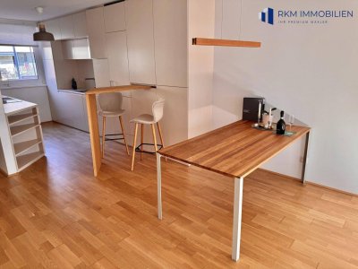 Stilvolles Reihenhaus mit Terrasse, Garten und Parkplatz