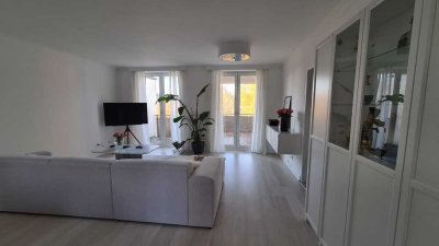 UNTERMIETE 6 MONATE UNMÖBLIERT / TEILMÖBLIERT | Wohnung mit großem Balkon in Winterhude