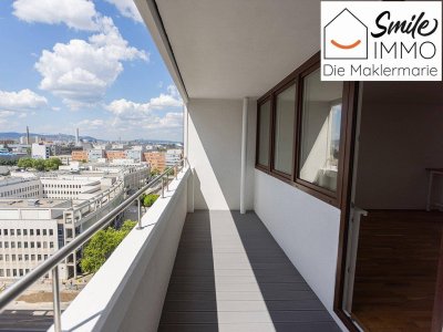 Erstbezug nach Sanierung: kernsanierte, großzügige 4-Zimmer Wohnung mit sonniger Loggia und fantastischer Aussicht im 12. Liftstock.