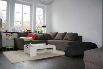 Altbauperle mit  eigenem Parkplatz , Garten und Holzhaus