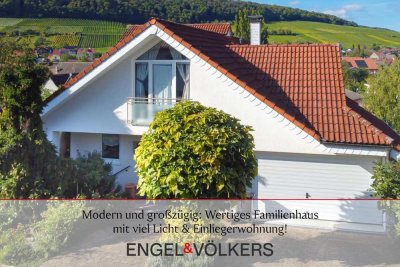 Modern und großzügig: Wertiges Familienhaus mit viel Licht & Einliegerbereich!