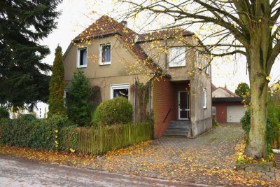-Jung kauft Alt- Ein- bis Zweifamilienhaus in guter Lage in Rödinghausen