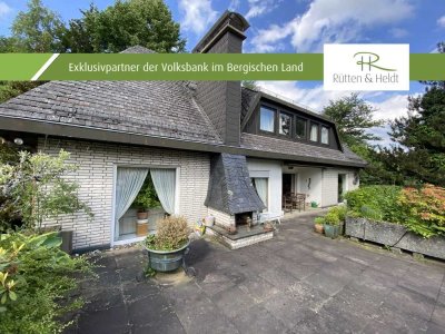 Repräsentatives Einfamilienhaus mit Einliegerwohnung am Waldrand in Gummersbach