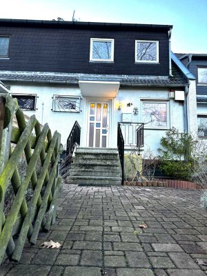 Schönes 5-Zimmer-Reihenhaus mit Einbauküche, Fußbodenheizung etc.