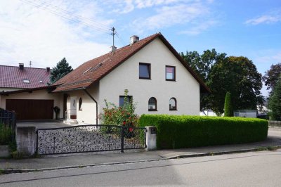 Familien aufgepasst!
Großzügiges Einfamilienhaus mit Garten in ruhiger Lage in Jettingen-Scheppach