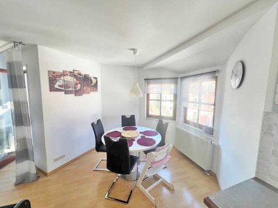 Schöne 3 Zimmer DG-Wohnung mit EBK und Balkon in Idstein-Kern