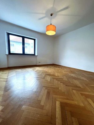 Großzügige 3-Zimmer-Wohnung mit Garage und EBK