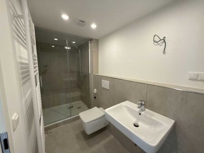 ***Modernisierte 2 Zimmer Whg. mit Einbauküche und Balkon***