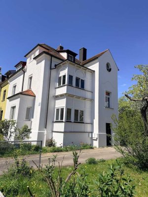 Traumhafte 3 Zimmer Hochparterre-Wohnung mit Garten und Garage im beliebten Westen