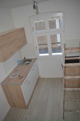 Top Dachgeschoss, Zweitezug n. Sanierung,moderne und schöne Ausstattung,Laminat,Isolierglasfenster