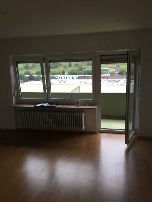 Freundliche und modernisierte 3-Raum-Wohnung mit Balkon in Lenzkirch