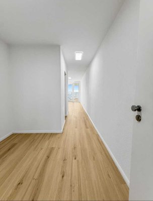 Erstbezug nach Sanierung: Helle Wohnung mit moderner Vollausstattung