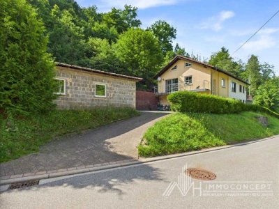 Zweifamilienhaus| ca. 215 m² Wohnfläche | ca. 3.500 m² Grundstück | Anbau von 2002 | 2 Garagen